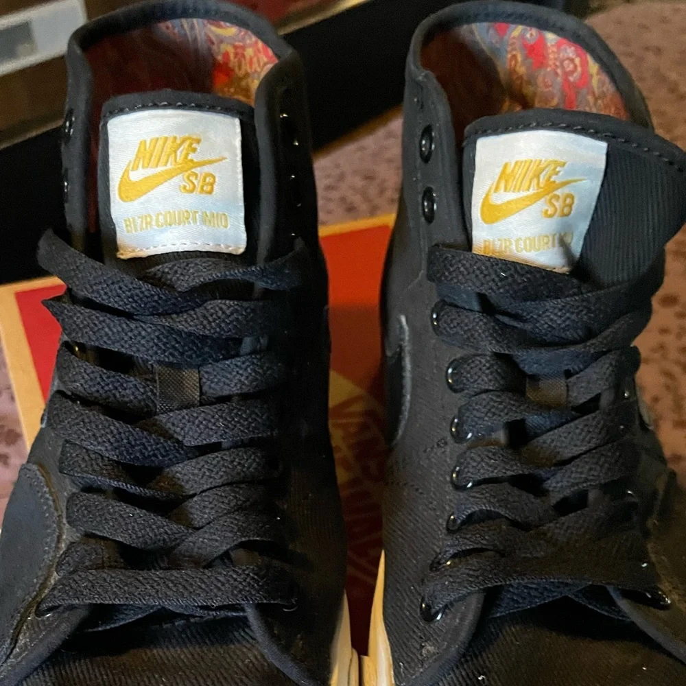 Nike Black High-Top Skate Shoes